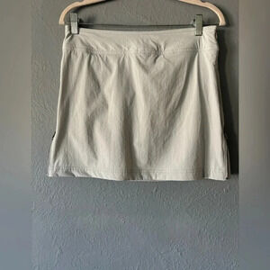 Athleta | side zip | tie waist | zipper detail | skort | grey | size 2